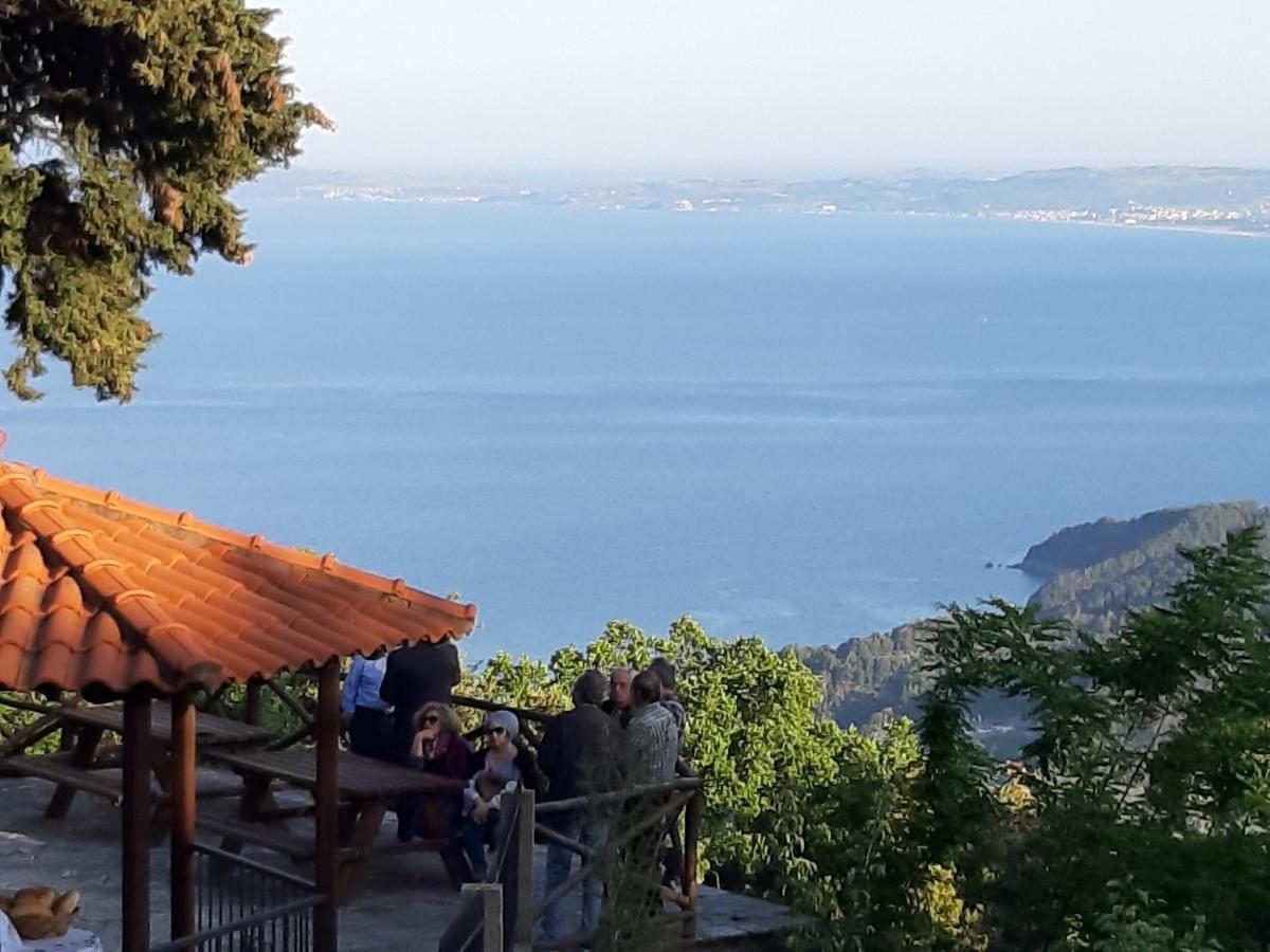 Captain'S Beauty & Wellness House Stratoni Esterno foto
